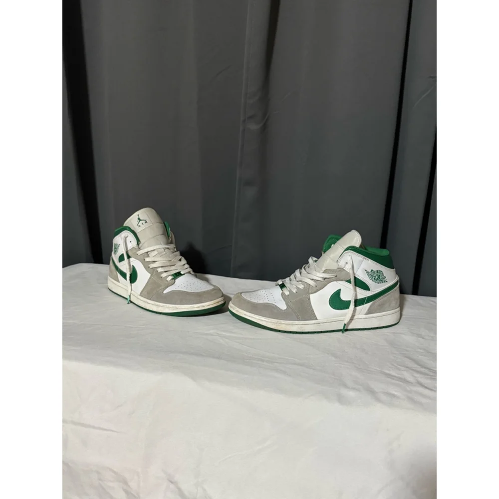 Jordan 1 Mid SE Grey Green